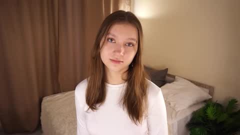 Snapshot of gwennielove chatting on February 4, 2026, 5:24 am Molly online show from February 4, 2026, 5:24 am