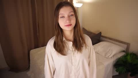 Snapshot of gwennielove chatting on February 8, 2026, 4:49 am Molly online show from February 8, 2026, 4:49 am