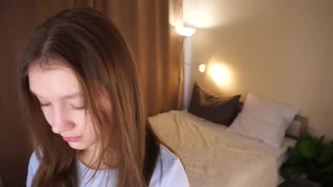 Snapshot of gwennielove chatting on February 25, 2026, 5:17 am Molly online show from February 25, 2026, 5:17 am