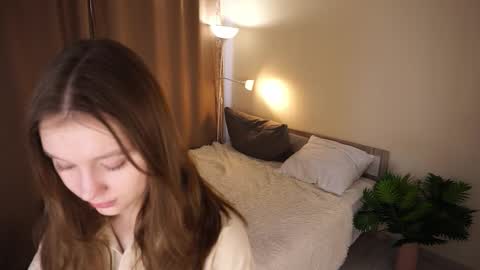 Snapshot of gwennielove chatting on February 26, 2026, 5:17 am Molly online show from February 26, 2026, 5:17 am