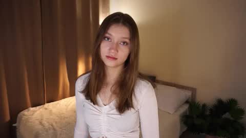 Snapshot of gwennielove chatting on March 3, 2026, 5:57 am Molly online show from March 3, 2026, 5:57 am