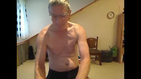 Snapshot of hankk54 chatting on January 16, 2025, 9:05 am hankk54 online show from January 16, 2025, 9:05 am