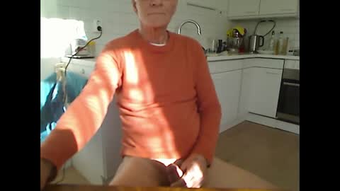 Snapshot of hankk54 chatting on November 25, 2025, 11:10 am hankk54 online show from November 25, 2025, 11:10 am