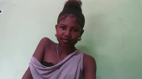 Snapshot of hasleyinah chatting on March 1, 2026, 5:53 am hasleyinah online show from March 1, 2026, 5:53 am