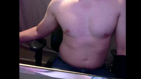 Snapshot of hawaiinstallion23 chatting on November 28, 2025, 6:38 am hawaiinstallion23 online show from November 28, 2025, 6:38 am