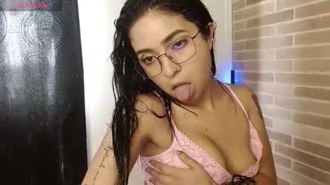 Snapshot of helenacyruss666 chatting on March 2, 2026, 8:04 pm Only 18 cyrus online show from March 2, 2026, 8:04 pm