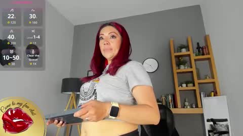 Snapshot of helenaduque_ chatting on December 21, 2025, 11:28 am Helena online show from December 21, 2025, 11:28 am