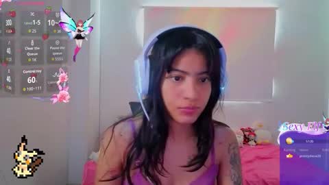 Snapshot of helia_n_amy chatting on February 12, 2026, 7:20 pm Helia Transfem and Amy online show from February 12, 2026, 7:20 pm