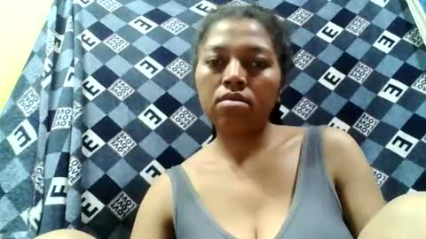 Snapshot of henitsaldy chatting on September 10, 2025, 6:46 am henitsaldy online show from September 10, 2025, 6:46 am