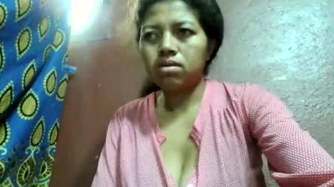 Snapshot of henitsaldy chatting on October 6, 2025, 6:00 am henitsaldy online show from October 6, 2025, 6:00 am