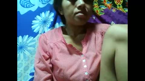 Snapshot of henitsaldy chatting on February 11, 2026, 7:52 pm henitsaldy online show from February 11, 2026, 7:52 pm