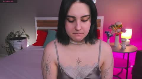 Snapshot of hey_tessa chatting on February 1, 2026, 6:06 pm Tessa online show from February 1, 2026, 6:06 pm