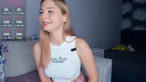 Snapshot of hidden_charm chatting on October 6, 2025, 4:15 pm Elizabeth online show from October 6, 2025, 4:15 pm