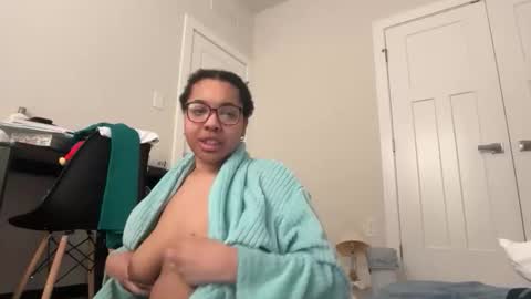 Snapshot of highkeyheidee chatting on February 28, 2026, 8:21 pm Juana B. Bread online show from February 28, 2026, 8:21 pm