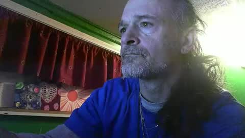 Snapshot of hippiedad333 chatting on February 14, 2026, 1:35 am hippiedad333 online show from February 14, 2026, 1:35 am