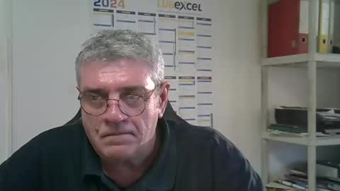 Snapshot of hippopotame17 chatting on December 16, 2024, 3:32 pm hippo online show from December 16, 2024, 3:32 pm