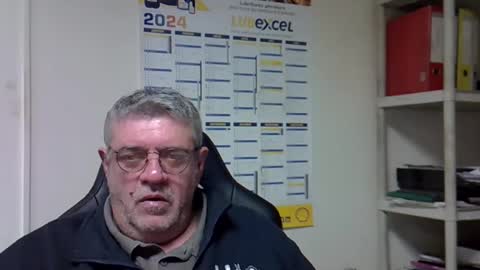 Snapshot of hippopotame17 chatting on December 23, 2024, 6:55 am hippo online show from December 23, 2024, 6:55 am