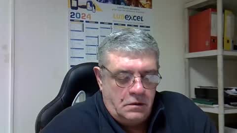 Snapshot of hippopotame17 chatting on January 3, 2025, 6:44 am hippo online show from January 3, 2025, 6:44 am