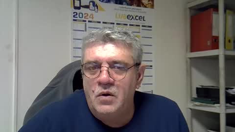 Snapshot of hippopotame17 chatting on January 4, 2025, 8:17 am hippo online show from January 4, 2025, 8:17 am