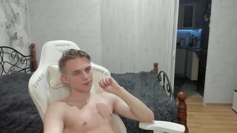 Snapshot of holiday_boys chatting on September 8, 2025, 8:41 pm Extaz Athrey Howard online show from September 8, 2025, 8:41 pm