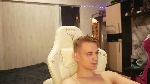 Snapshot of holiday_boys chatting on September 29, 2025, 7:30 pm Extaz Athrey Howard online show from September 29, 2025, 7:30 pm