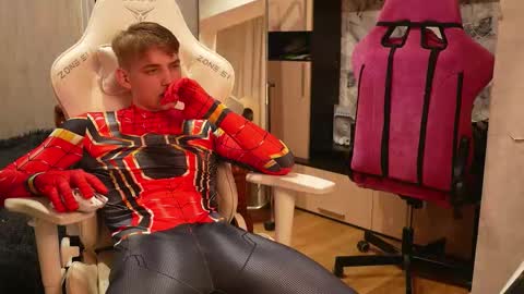 Snapshot of holiday_boys chatting on October 30, 2025, 6:41 pm Extaz Athrey Howard online show from October 30, 2025, 6:41 pm