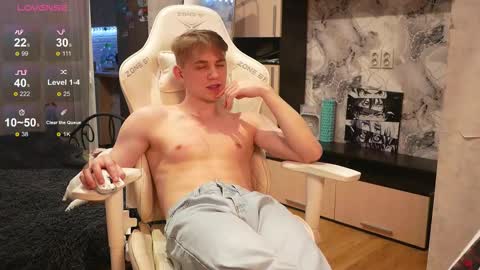 Snapshot of holiday_boys chatting on November 2, 2025, 9:50 pm Extaz Athrey Howard online show from November 2, 2025, 9:50 pm