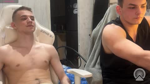 Snapshot of holiday_boys chatting on February 2, 2026, 6:06 pm Extaz Athrey Howard online show from February 2, 2026, 6:06 pm