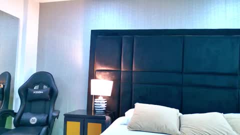 Snapshot of hollyolson chatting on February 20, 2026, 7:58 pm Holly online show from February 20, 2026, 7:58 pm