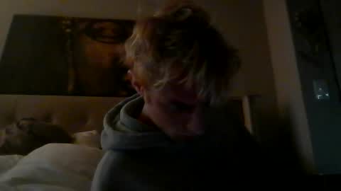 Snapshot of homelessblondie chatting on December 14, 2025, 12:16 am homelessblondie online show from December 14, 2025, 12:16 am