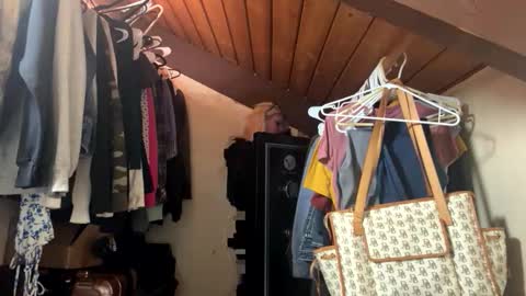 honeybuhnny online show from February 23, 2026, 2:42 am