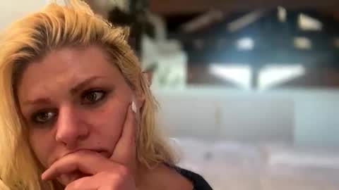 honeybuhnny online show from February 25, 2026, 12:53 am