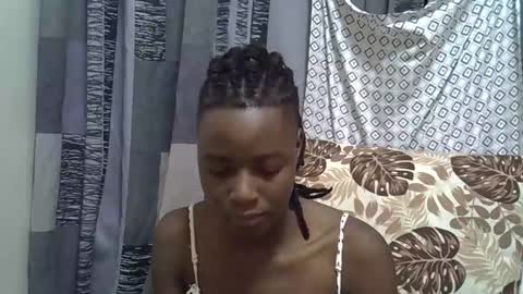 Snapshot of horny_baddie18 chatting on February 19, 2026, 10:28 pm Leila online show from February 19, 2026, 10:28 pm