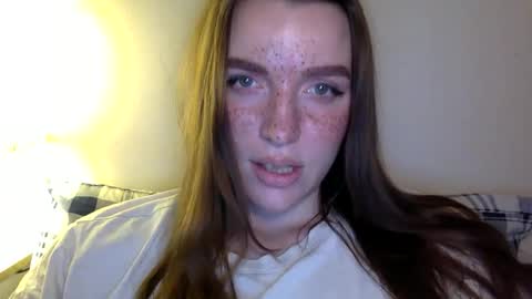 Snapshot of hoteffy chatting on February 3, 2026, 10:04 pm effy online show from February 3, 2026, 10:04 pm