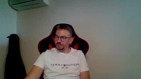 Snapshot of huge__cumshot chatting on November 12, 2025, 12:49 pm huge__cumshot online show from November 12, 2025, 12:49 pm