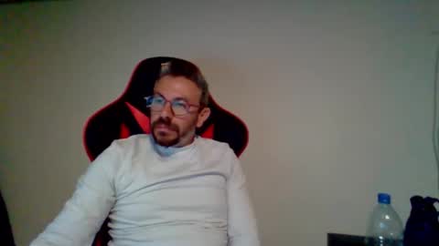 Snapshot of huge__cumshot chatting on January 11, 2026, 4:56 pm huge__cumshot online show from January 11, 2026, 4:56 pm