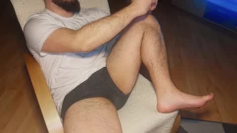 Snapshot of hundick696 chatting on November 17, 2025, 4:13 pm hundick696 online show from November 17, 2025, 4:13 pm