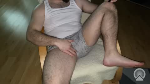 Snapshot of hundick696 chatting on December 20, 2025, 1:29 pm hundick696 online show from December 20, 2025, 1:29 pm