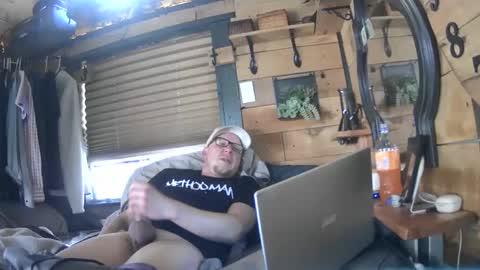 HuingsingleDad79 online show from December 4, 2024, 7:34 pm