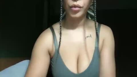 Snapshot of hunyybunz chatting on February 2, 2026, 2:10 am Goddess Hunyy online show from February 2, 2026, 2:10 am