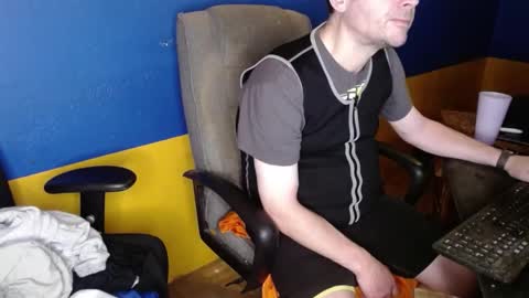 Huskyguy online show from December 7, 2024, 5:04 am