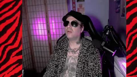 Snapshot of hypnosexray chatting on January 11, 2025, 3:42 pm Mistress Magenta online show from January 11, 2025, 3:42 pm