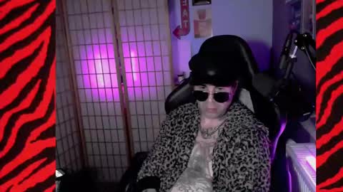 Snapshot of hypnosexray chatting on January 11, 2025, 6:44 pm Mistress Magenta online show from January 11, 2025, 6:44 pm