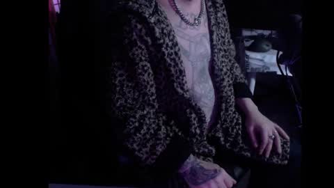 Snapshot of hypnosexray chatting on January 18, 2025, 3:59 pm Mistress Magenta online show from January 18, 2025, 3:59 pm