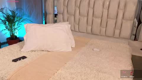 Snapshot of iam_miaparker chatting on September 19, 2025, 11:05 pm mia time online 3pm- 8pm online show from September 19, 2025, 11:05 pm