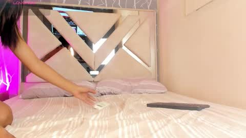 iam_nicolle online show from February 7, 2026, 2:21 pm