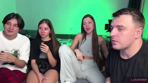 Julia and Mira online show from January 29, 2025, 8:04 pm