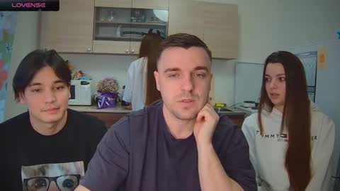 Julia and Mira online show from February 13, 2025, 1:48 pm