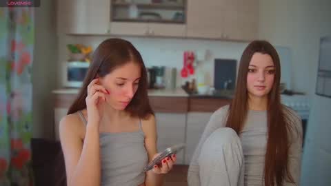 Julia and Mira online show from February 23, 2025, 12:16 pm