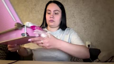 Snapshot of ileanapomponi chatting on March 14, 2026, 4:45 pm Val online show from March 14, 2026, 4:45 pm